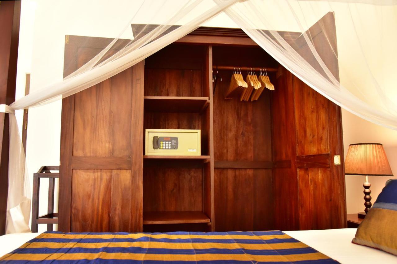Boutique Villa Shanthi Hikkaduwa Exteriör bild