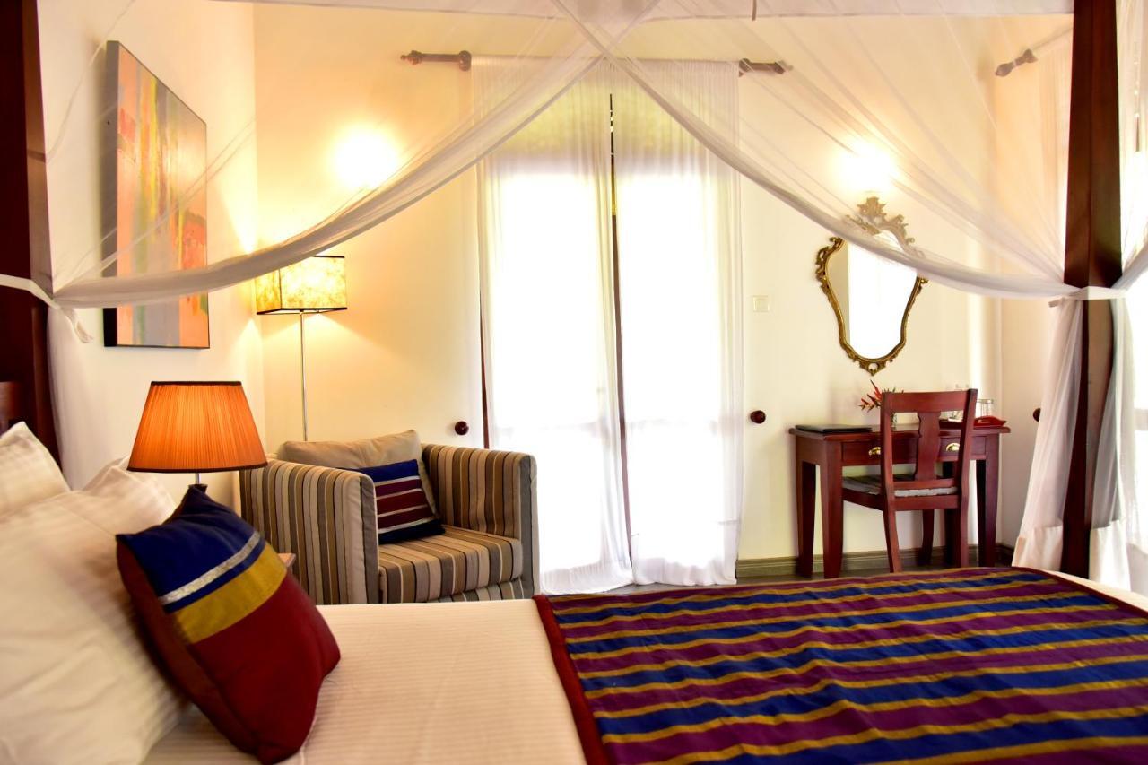 Boutique Villa Shanthi Hikkaduwa Exteriör bild